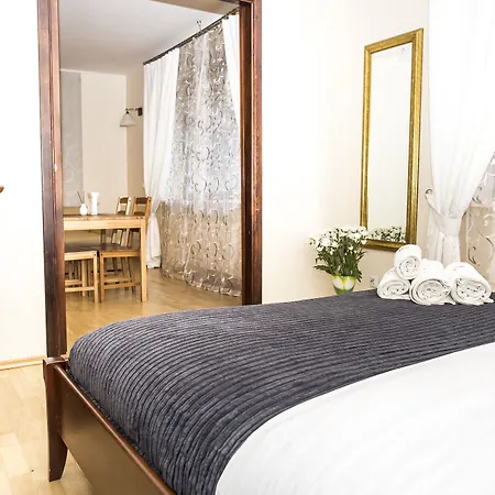 Hosapartments Atelier דירה ורשה